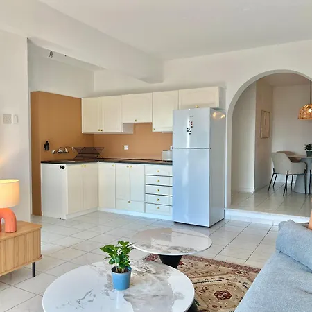 2 Bedroom Sea View, Balcony, Pool, Near - Casa Terracotta Klorakas