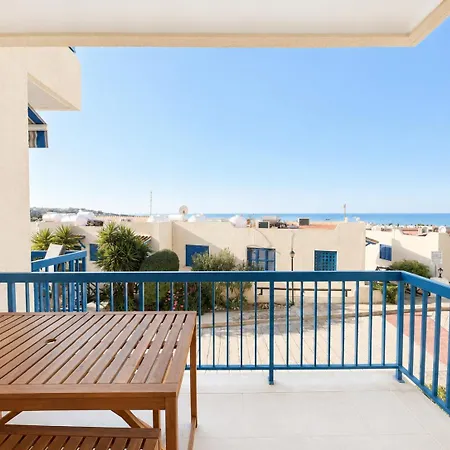 2 Bedroom Sea View, Balcony, Pool, Near - Casa Terracotta