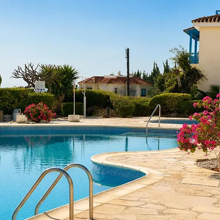 2 Bedroom Sea View, Balcony, Pool, Near - Casa Terracotta * Klorakas